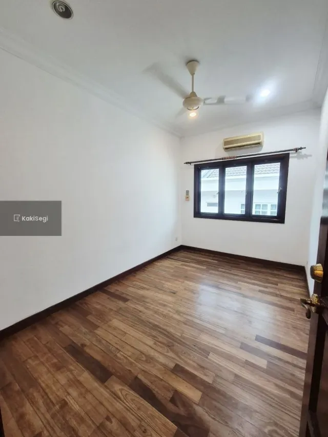 Rumah Impian Keluarga: Semi-D Corner Lot Saujana Impian Kajang