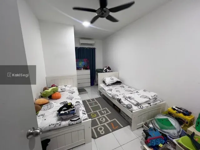 "Puas Hati Tengok Laman Luas Macam Ni! Corner Lot 2 Tingkat Nilai Impian, Tinggal Masuk Cuci Kaki!"