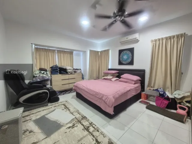 "Puas Hati Tengok Laman Luas Macam Ni! Corner Lot 2 Tingkat Nilai Impian, Tinggal Masuk Cuci Kaki!"