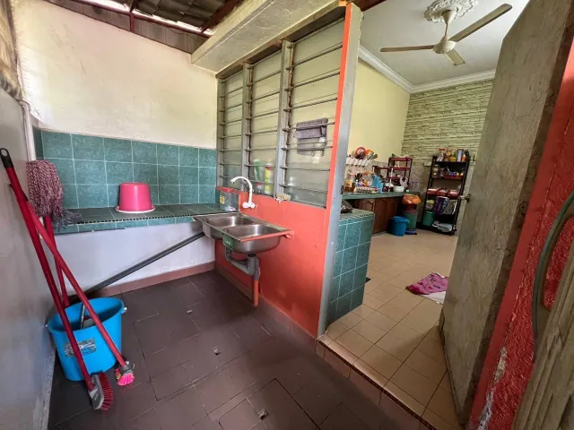 Rumah Corner Lot Luas di Kapar | Facing Open & Siap Renovate | RM680k