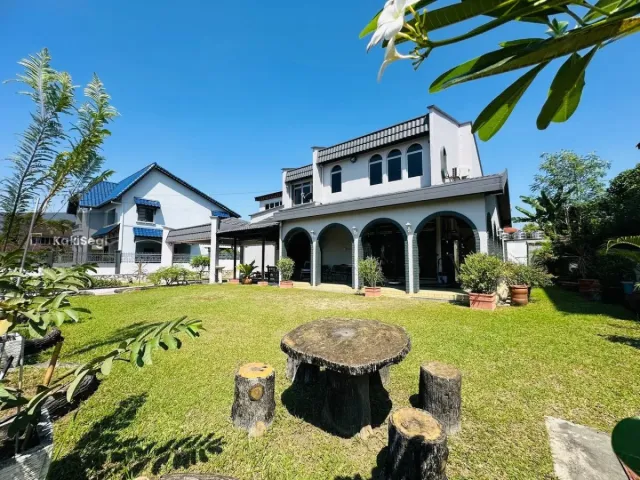 Bungalow Luas 7k+ sqft Seksyen 11 Shah Alam, Cantik Siap Renovate & Well Maintained