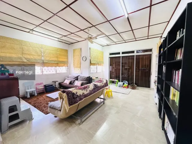 Bungalow Luas 7k+ sqft Seksyen 11 Shah Alam, Cantik Siap Renovate & Well Maintained