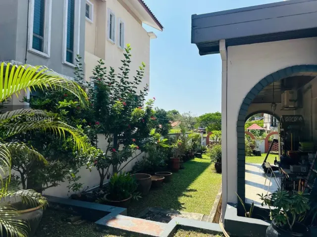 Bungalow Luas 7k+ sqft Seksyen 11 Shah Alam, Cantik Siap Renovate & Well Maintained