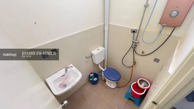 Rumah 1 Tingkat 3 bilik tidur. di Taman Jasmin Senawang, Negeri Sembilan. Keluasan bina 1,200 sqft. Pegangan Pajakan/Lot Bumiputera. Dijual pada harga RM 300,000.