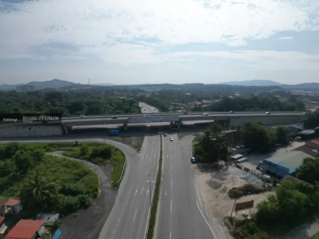 REBUT SEBELUM TERLEPAS! Tanah Tepi Flyover Dengkil – Tepi Jalan Utama, Harga Bawah Pasar!