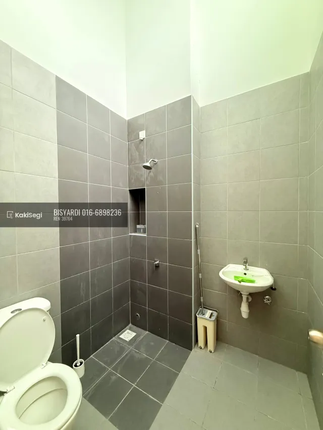 Rugi Lepas! Rumah Corner Lot Terbesar di Garden Homes Ebonylane Semenyih Untuk Dijual