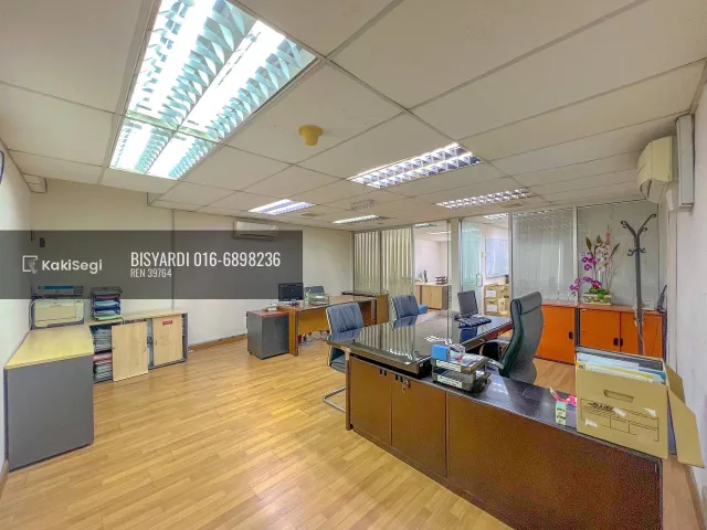 "Miliki Ruang Pejabat Gergasi 18k Sqft di Seksyen 13 Shah Alam – Siap Renovate & Approval, Lokasi Hot Tepi Stadium!"
