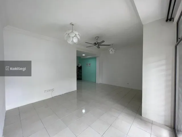 Rasa Tenang Ada Laman Sendiri! Teres 2 Tingkat Salak Perdana Sepang [Freehold & Extra 10ft Tanah]