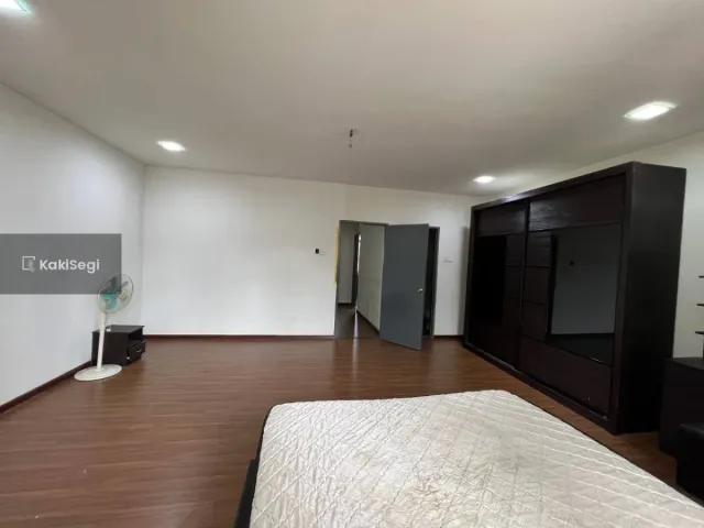 Rasa Tenang Ada Laman Sendiri! Teres 2 Tingkat Salak Perdana Sepang [Freehold & Extra 10ft Tanah]