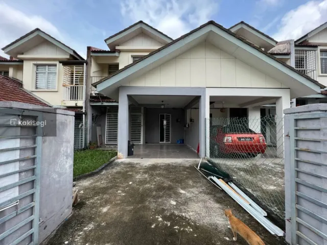 Rasa Tenang Ada Laman Sendiri! Teres 2 Tingkat Salak Perdana Sepang [Freehold & Extra 10ft Tanah]