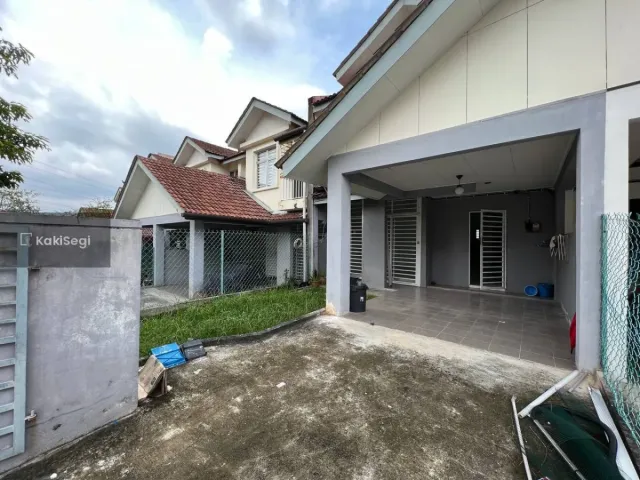 Rasa Tenang Ada Laman Sendiri! Teres 2 Tingkat Salak Perdana Sepang [Freehold & Extra 10ft Tanah]