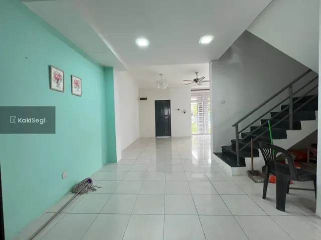 Rasa Tenang Ada Laman Sendiri! Teres 2 Tingkat Salak Perdana Sepang [Freehold & Extra 10ft Tanah]