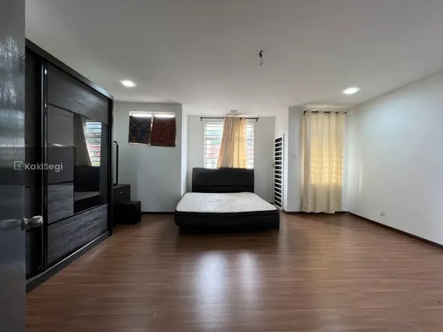 Rasa Tenang Ada Laman Sendiri! Teres 2 Tingkat Salak Perdana Sepang [Freehold & Extra 10ft Tanah]