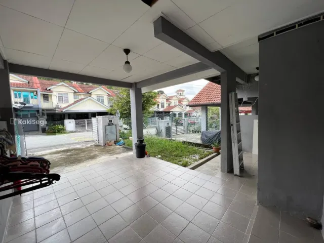 Rasa Tenang Ada Laman Sendiri! Teres 2 Tingkat Salak Perdana Sepang [Freehold & Extra 10ft Tanah]