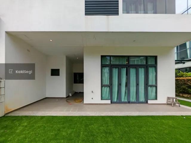 "Penat Dengan Kesesakan? Miliki Rumah Impian Sejati Residences Cyberjaya, Terus Depan Playground!"