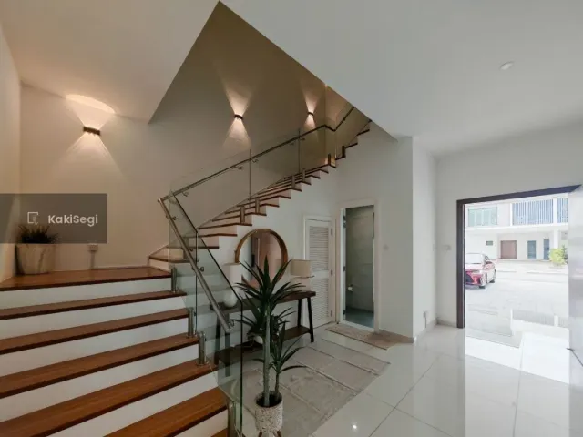 "Penat Dengan Kesesakan? Miliki Rumah Impian Sejati Residences Cyberjaya, Terus Depan Playground!"