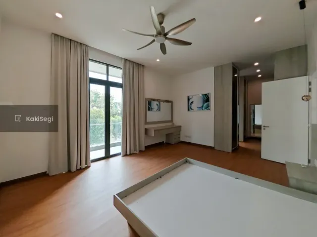 "Penat Dengan Kesesakan? Miliki Rumah Impian Sejati Residences Cyberjaya, Terus Depan Playground!"