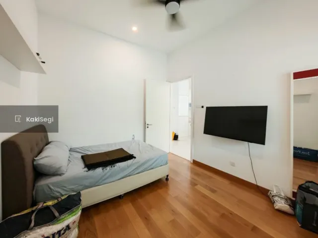 "Penat Dengan Kesesakan? Miliki Rumah Impian Sejati Residences Cyberjaya, Terus Depan Playground!"
