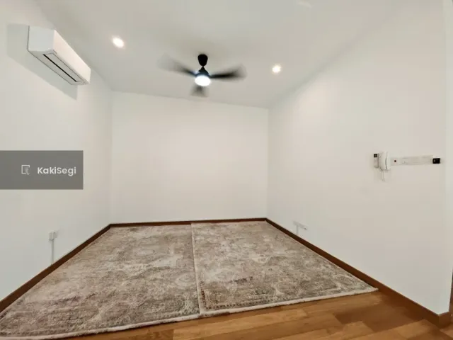 "Penat Dengan Kesesakan? Miliki Rumah Impian Sejati Residences Cyberjaya, Terus Depan Playground!"