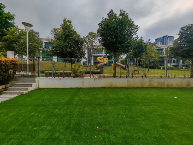 "Penat Dengan Kesesakan? Miliki Rumah Impian Sejati Residences Cyberjaya, Terus Depan Playground!"