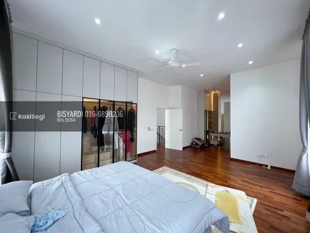 Rugi Lepas Peluang! Rumah Semi-D Mewah Alam Sari Bangi Untuk Dijual Paling Murah Termasuk Semua Perabot Layout Luas!