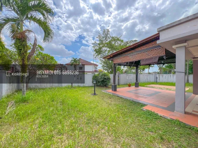 Stress rumah sempit? Miliki Corner Lot Seksyen 7 Shah Alam. Depan open & gelanggang tenis. Walking distance ke Surau. Harga runtuh RM1.2M!