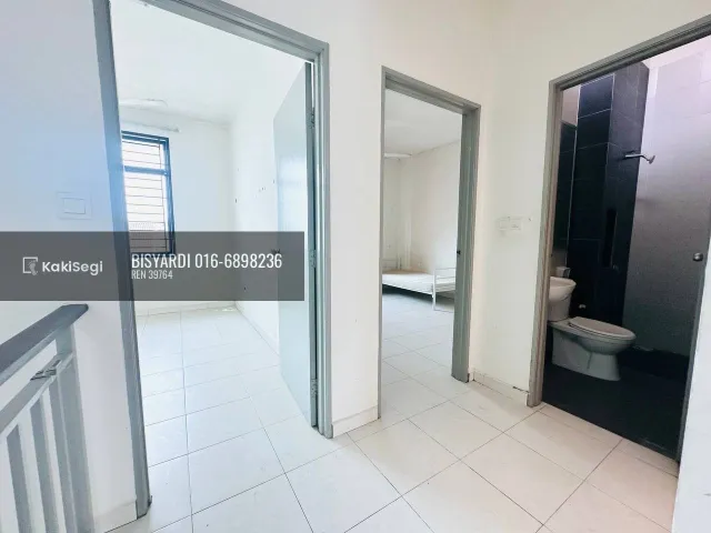 Tak Perlu Pening Lagi! Rumah Teres 5 Bilik di Bandar Baru Salak Tinggi Sepang, Laman Belakang Sangat Luas!