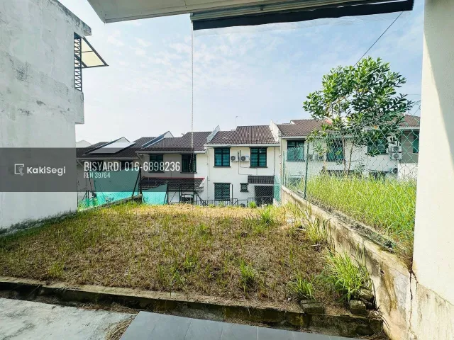 Tak Perlu Pening Lagi! Rumah Teres 5 Bilik di Bandar Baru Salak Tinggi Sepang, Laman Belakang Sangat Luas!