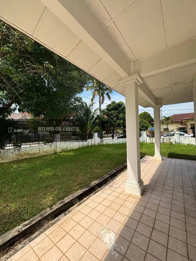"Puas Hati Tengok Laman Luas Macam Ni! Semi-D Corner Lot Taman Seroja, Sepang – Lokasi Strategik Dekat Sekolah!"