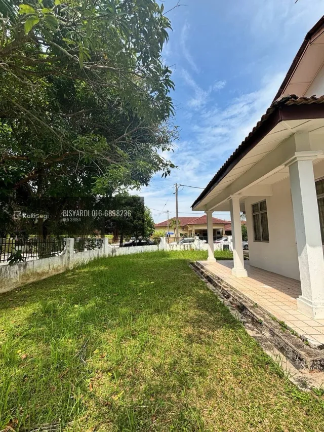 "Puas Hati Tengok Laman Luas Macam Ni! Semi-D Corner Lot Taman Seroja, Sepang – Lokasi Strategik Dekat Sekolah!"