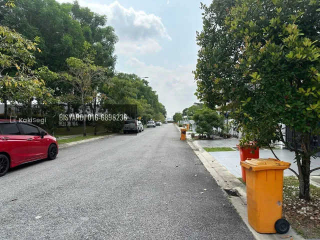"Tak Perlu Rebut Parkir! Rumah Cantik Open Facing View Gunung Rimbun Vista Seremban 2 – Siap Solar Panel 10KW!"