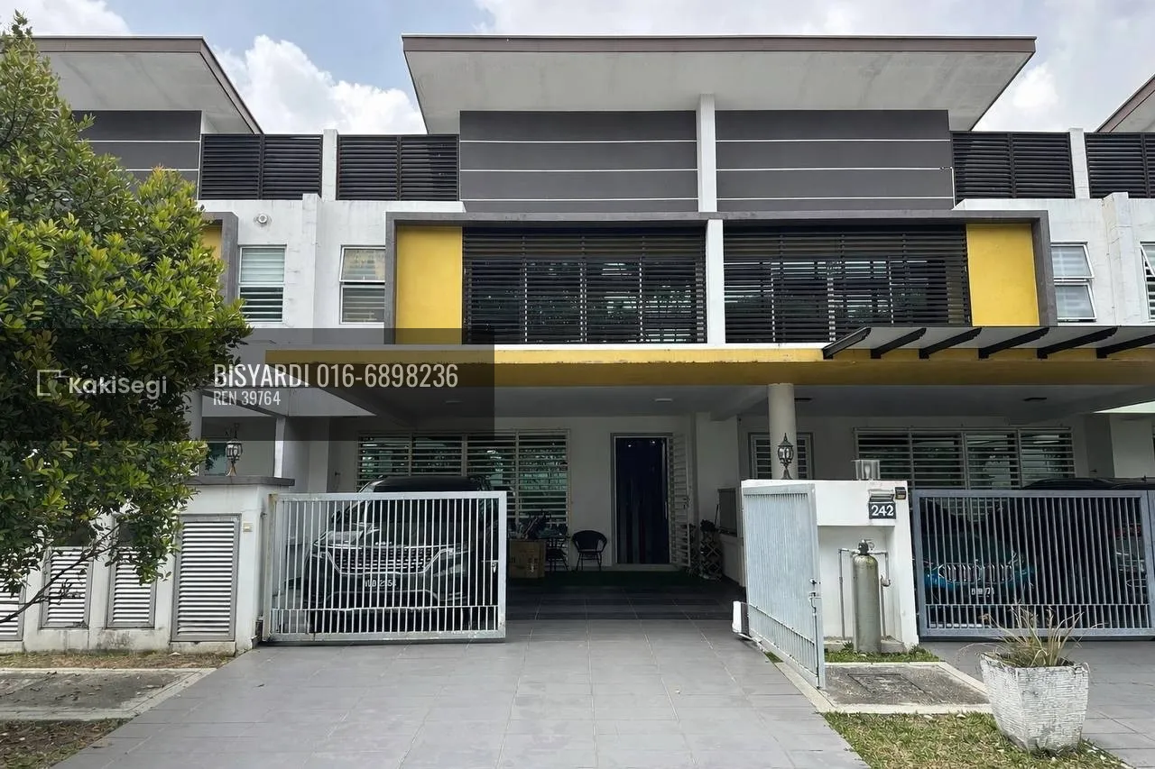 "Tak Perlu Rebut Parkir! Rumah Cantik Open Facing View Gunung Rimbun Vista Seremban 2 – Siap Solar Panel 10KW!"
