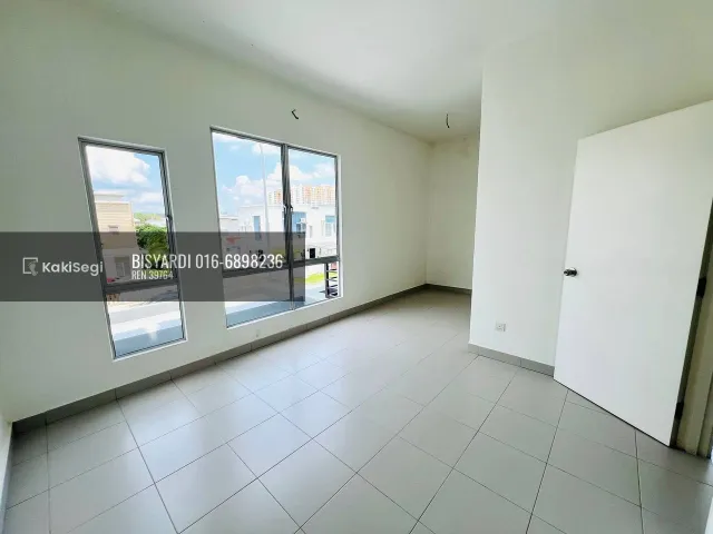 "Rasa Sesak Duduk Rumah Sekarang? Miliki Teres End Lot Setia Ecohill 1 Semenyih – Ada Tanah Tepi 15 Kaki & Skim Deposit Fleksibel!"