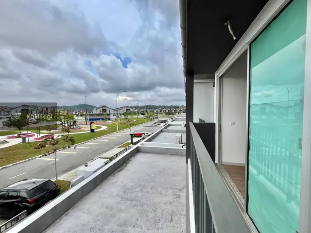 "[FOR SALE] Rumah Corner Lot Tanah Luas Serene Heights Semenyih — Facing Playground (Freehold)"