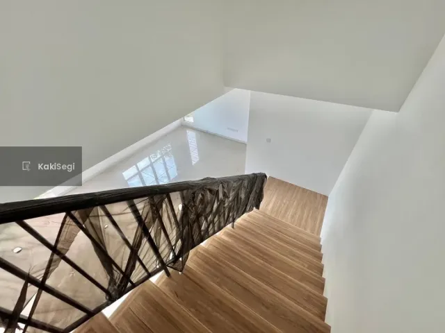 "[FOR SALE] Rumah Corner Lot Tanah Luas Serene Heights Semenyih — Facing Playground (Freehold)"
