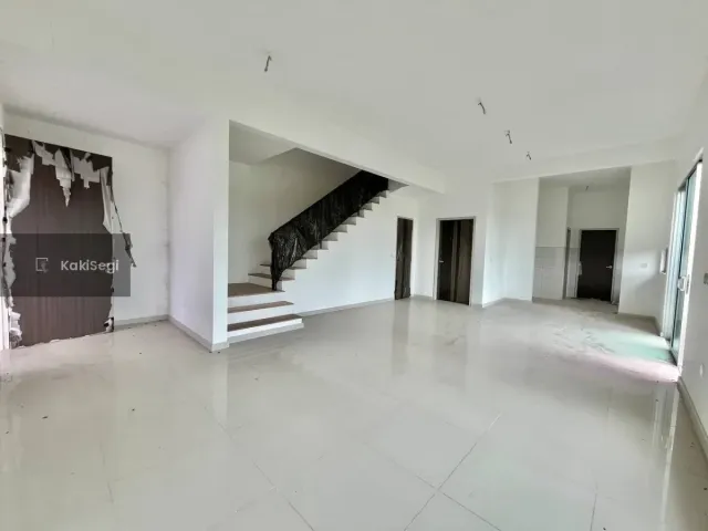 "[FOR SALE] Rumah Corner Lot Tanah Luas Serene Heights Semenyih — Facing Playground (Freehold)"