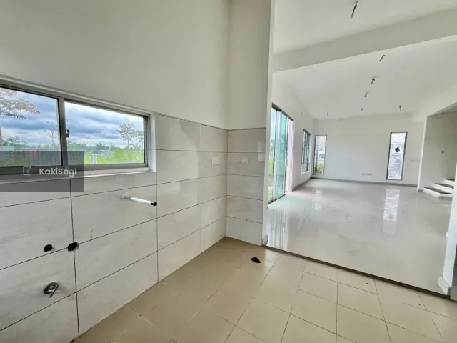 "[FOR SALE] Rumah Corner Lot Tanah Luas Serene Heights Semenyih — Facing Playground (Freehold)"
