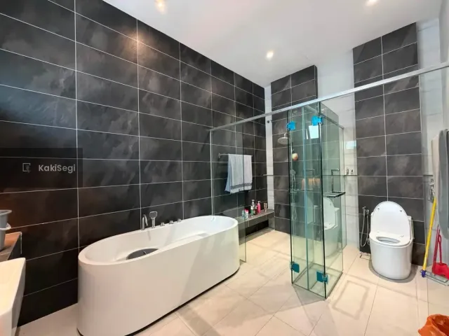 Banglo Mewah 2 Tingkat Pemandangan Tasik di Setia Alam Sari, Bangi (Fully Furnished RM1 Juta)