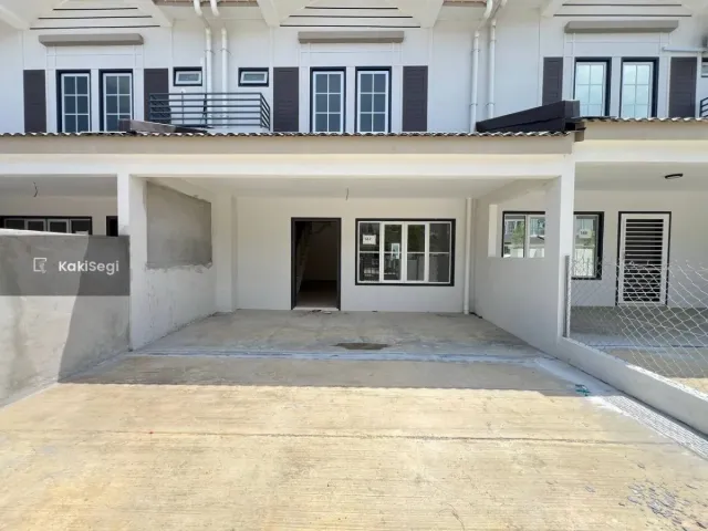 Rumah Teres Baru M Senyumia, Bandar Baru Salak Tinggi Sepang!
