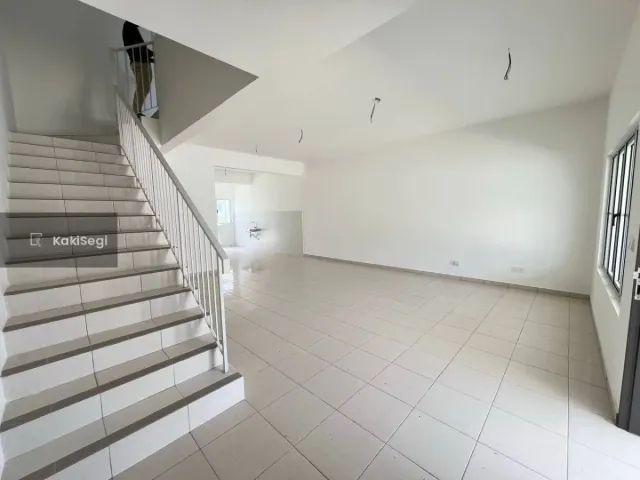Rumah Teres Baru M Senyumia, Bandar Baru Salak Tinggi Sepang!