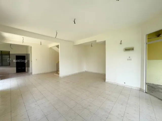 "Stress Cari Rumah Besar? Miliki Semi D Baru & Murah di Taman Dahlia, Salak Tinggi Sepang – Harga Runding Selesai!"