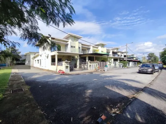 Endlot parking banyak! Tmn Ampangan! untuk Bumi