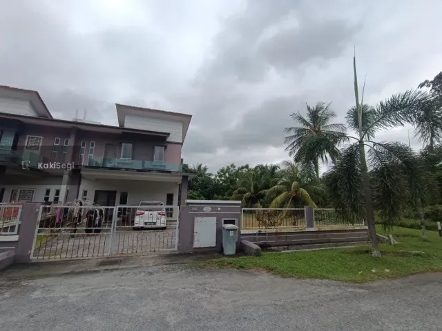 Corner Lot Double Storey Semi D Taman Cenderawasih, Olak Lempit, Banting