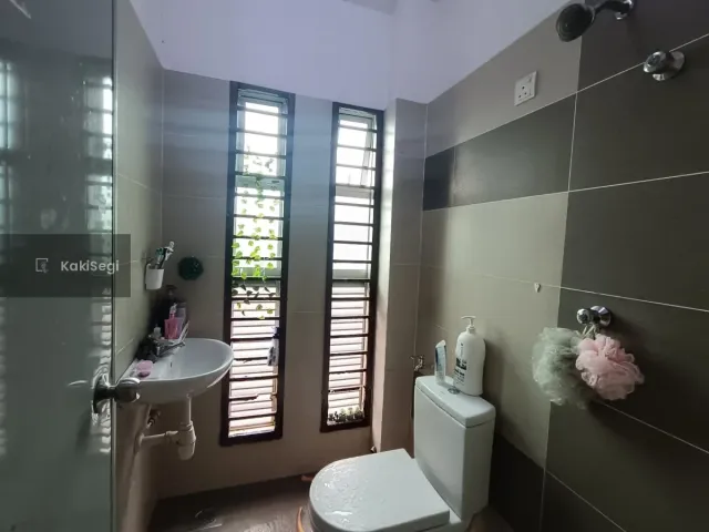 Corner Lot Double Storey Semi D Taman Cenderawasih, Olak Lempit, Banting