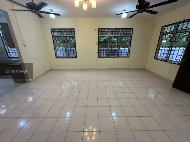 Rumah Teres End Lot  Renovated Bandar Tasik Kesuma Semenyih (Freehold)