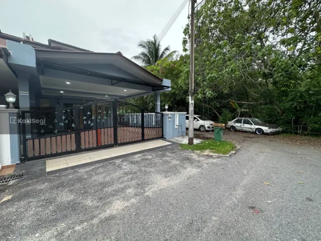 Rumah Teres End Lot  Renovated Bandar Tasik Kesuma Semenyih (Freehold)