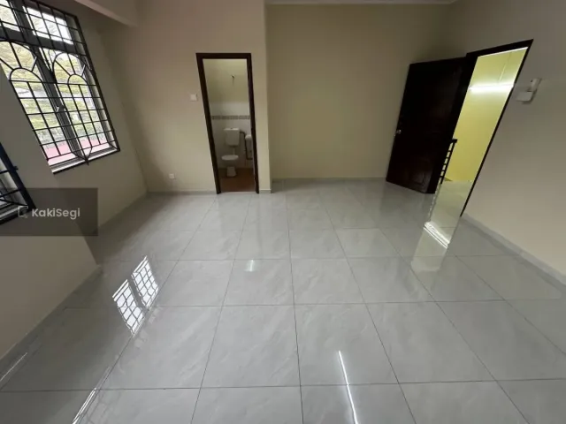 Rumah Teres End Lot  Renovated Bandar Tasik Kesuma Semenyih (Freehold)