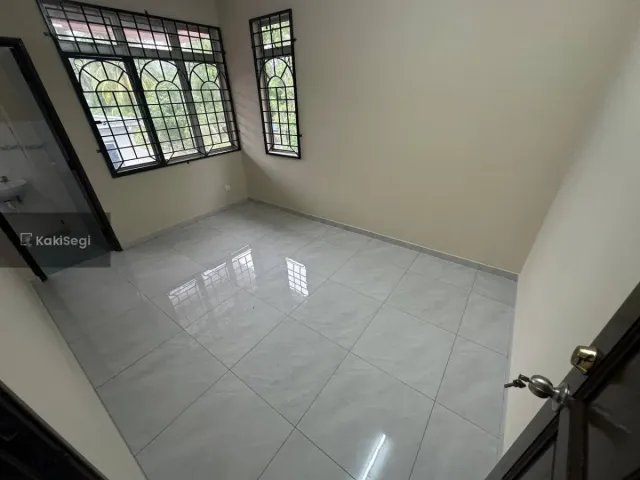 Rumah Teres End Lot  Renovated Bandar Tasik Kesuma Semenyih (Freehold)