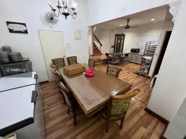 Impian Keluarga Tercapai! Rumah Freehold 2 Tingkat di SS3 Kelana Jaya – Luas & Gated Guarded!