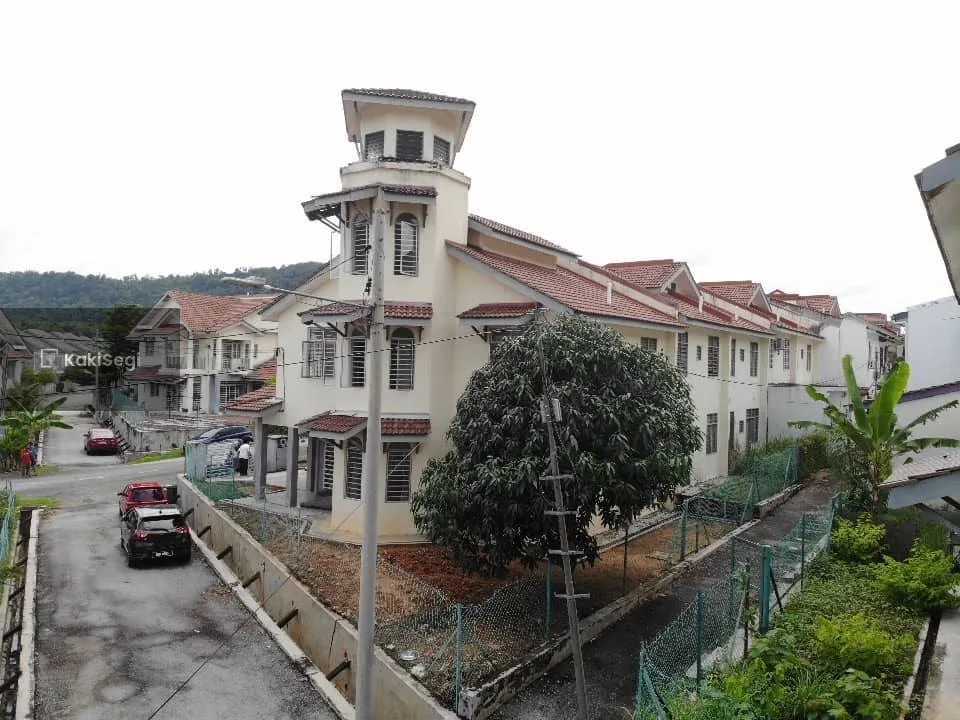 2 Stgh Tgkt - Taman Salak Perdana
